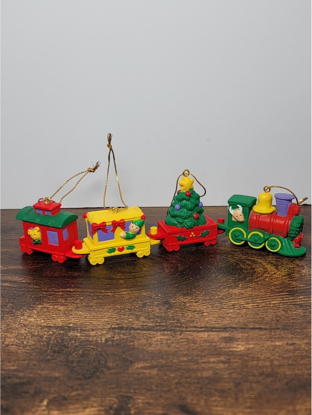 ARTIC EXPRESS Mini 4 Piece Connectable Train Set Ornaments Hard Rubber
